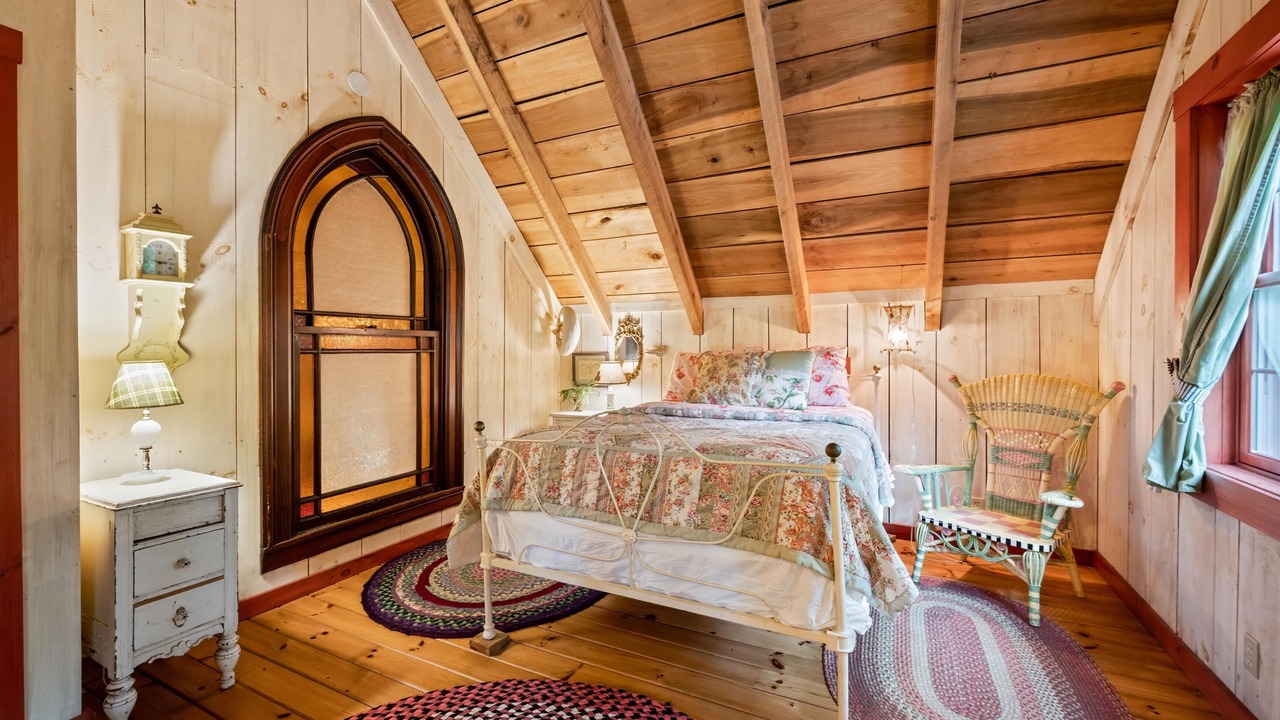 Photo of Bedroom in Gnaw Bone