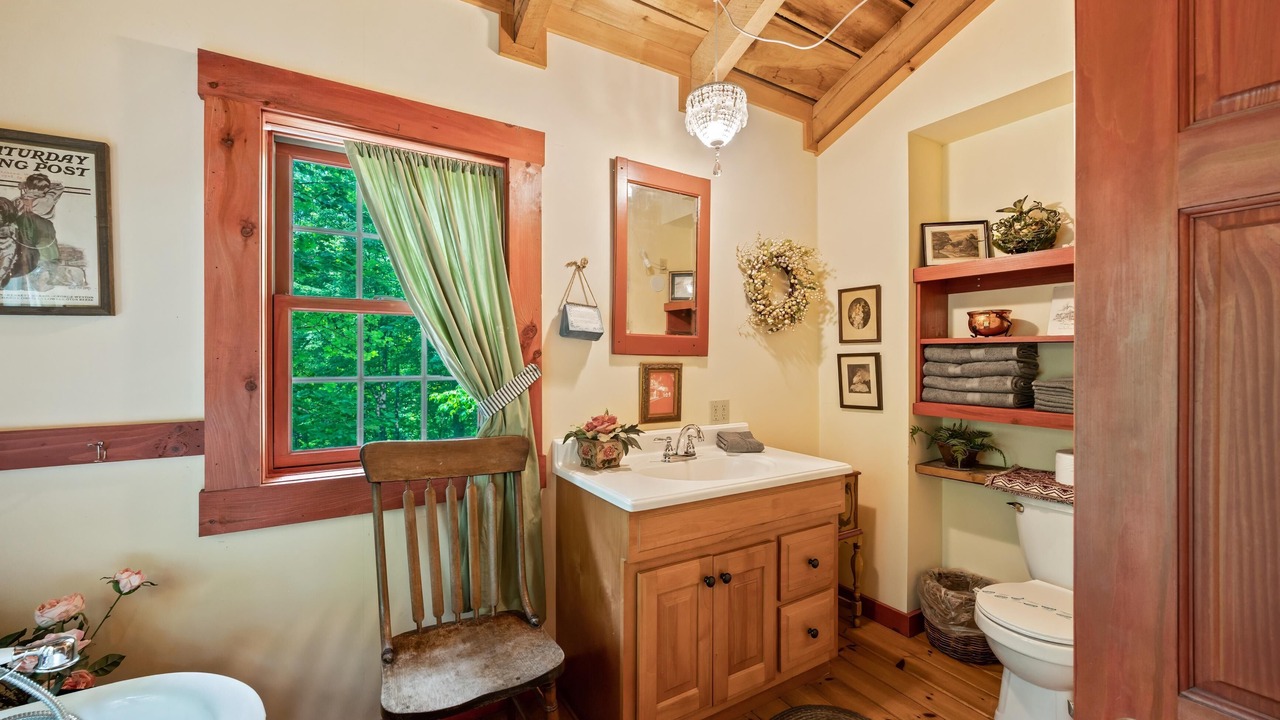 Photo of Bathroom in Gnaw Bone