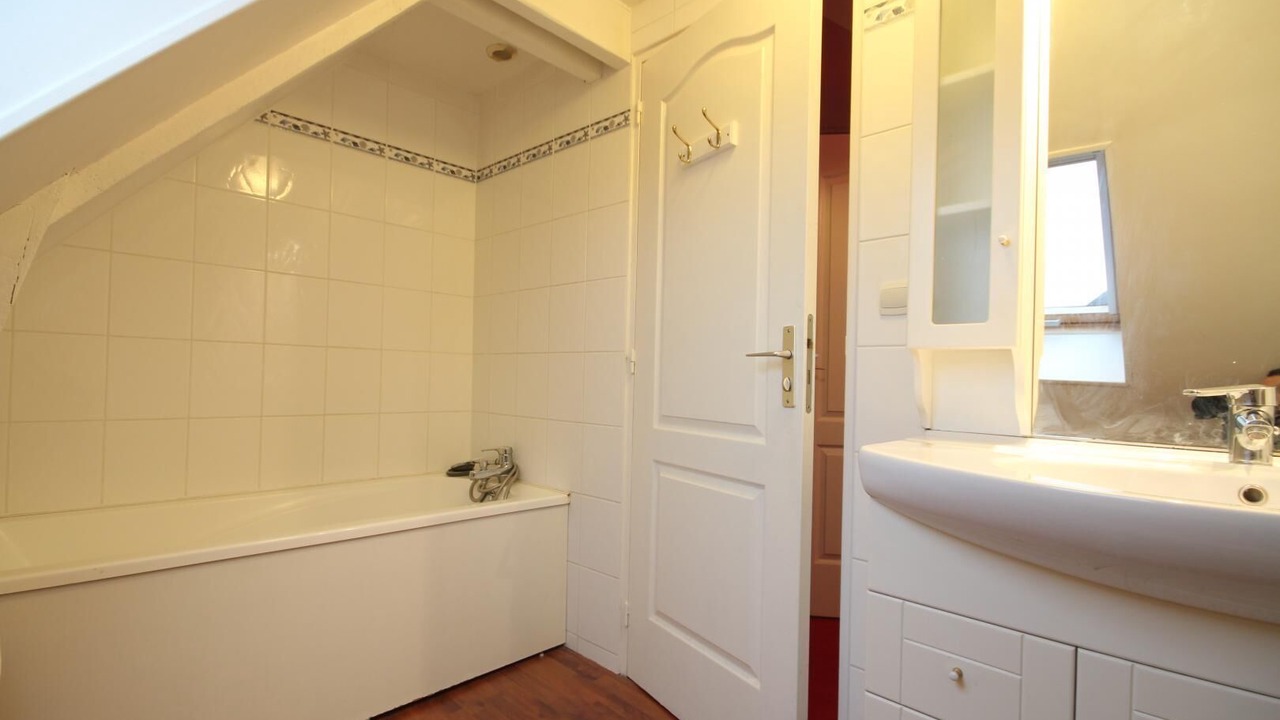 Photo of Bathroom in Sahurs