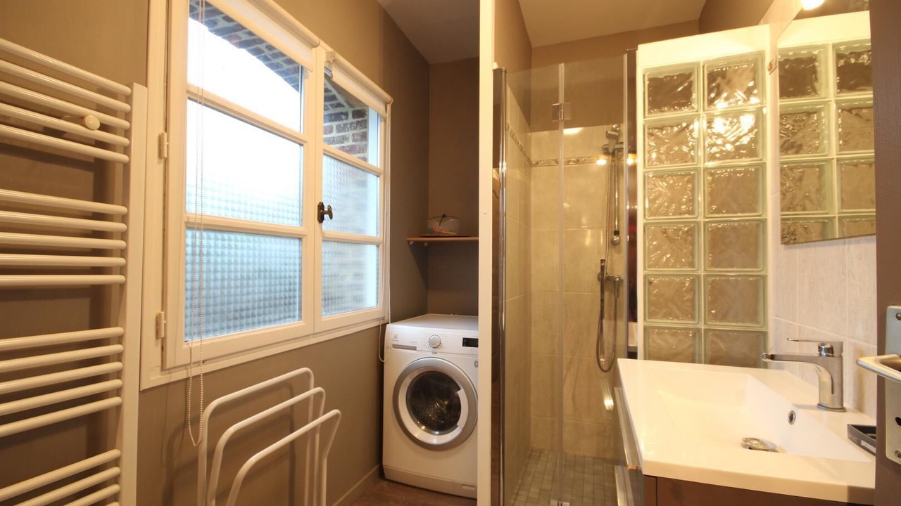 Photo of Bathroom in Sahurs