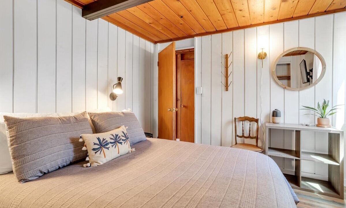 Photo of Bedroom in Mono Vista