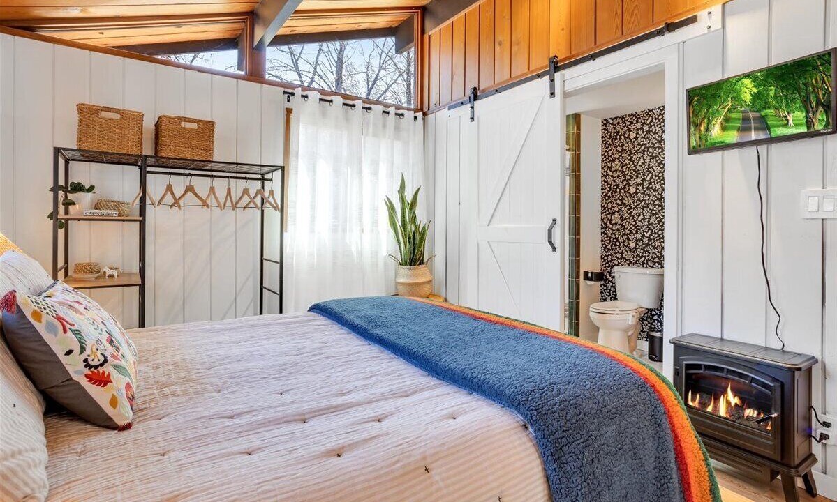 Photo of Bedroom in Mono Vista
