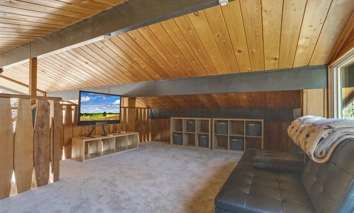 Photo of Livingroom in Mono Vista