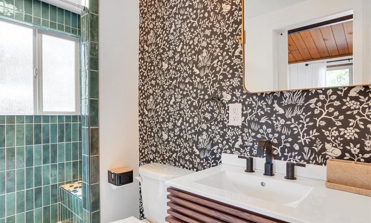 Photo of Bathroom in Mono Vista