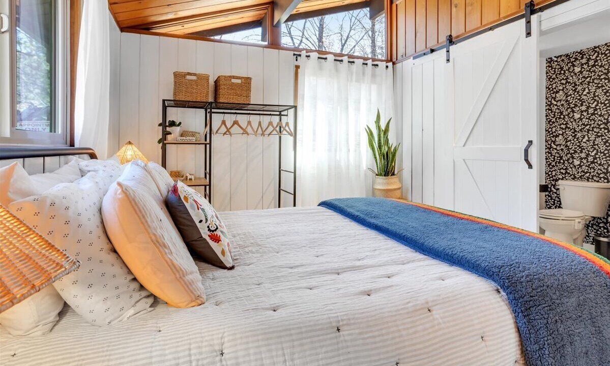Photo of Bedroom in Mono Vista