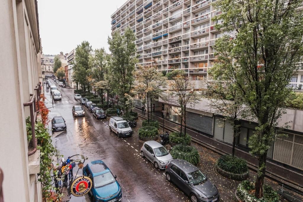 Photo of Outdoor in Quartier des Grandes-Carrieres