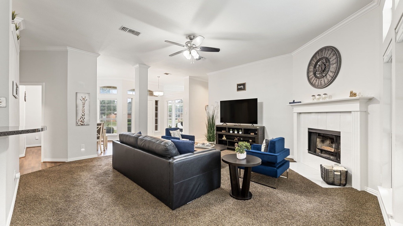 Photo of Livingroom in North Richland Hills