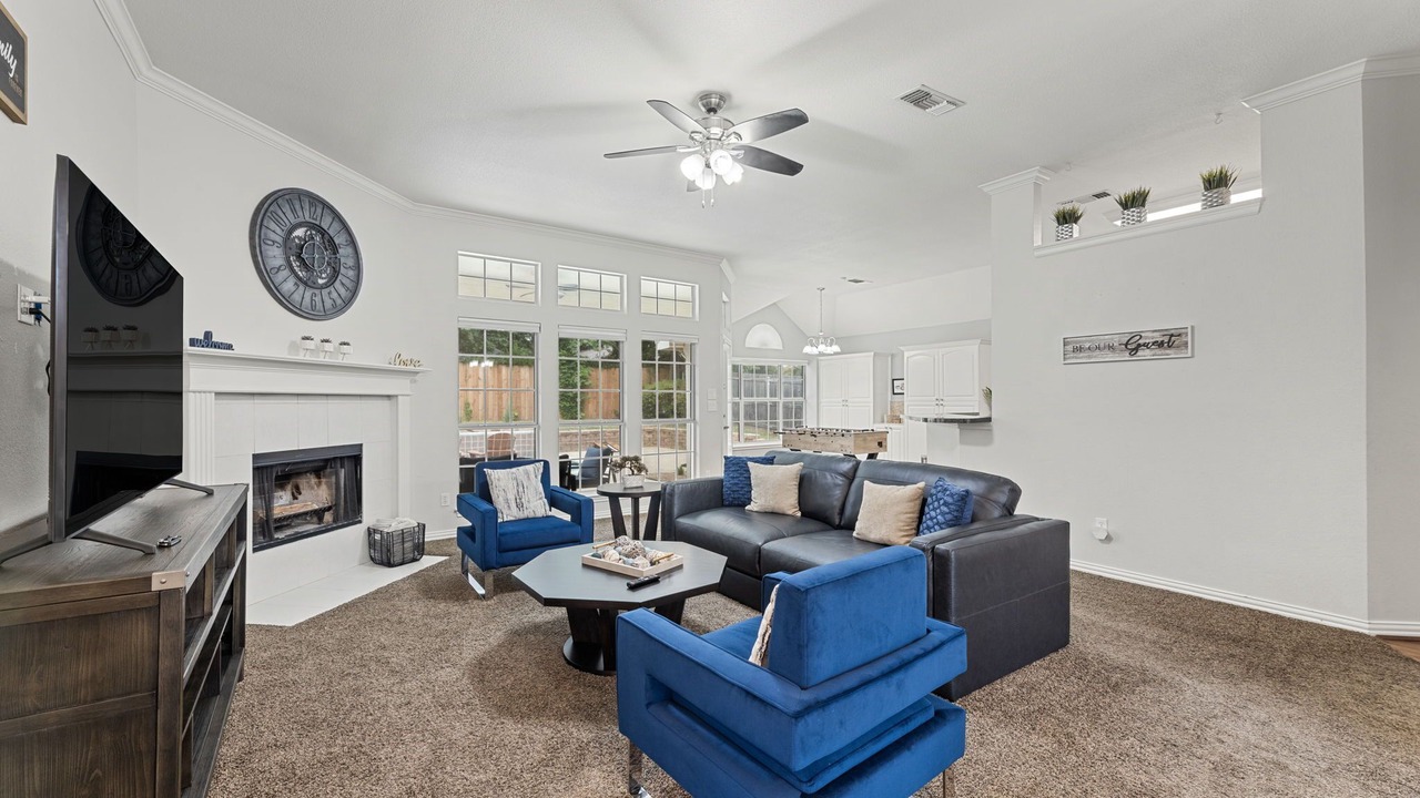 Photo of Livingroom in North Richland Hills
