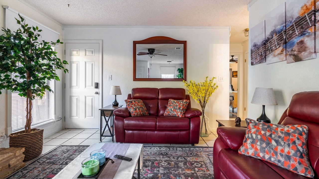 Photo of Livingroom in Barton Hills