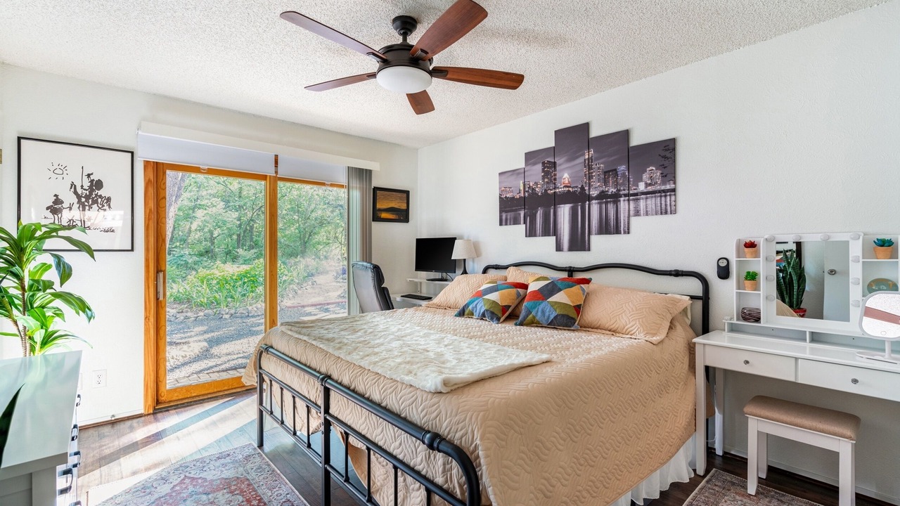 Photo of Bedroom in Barton Hills