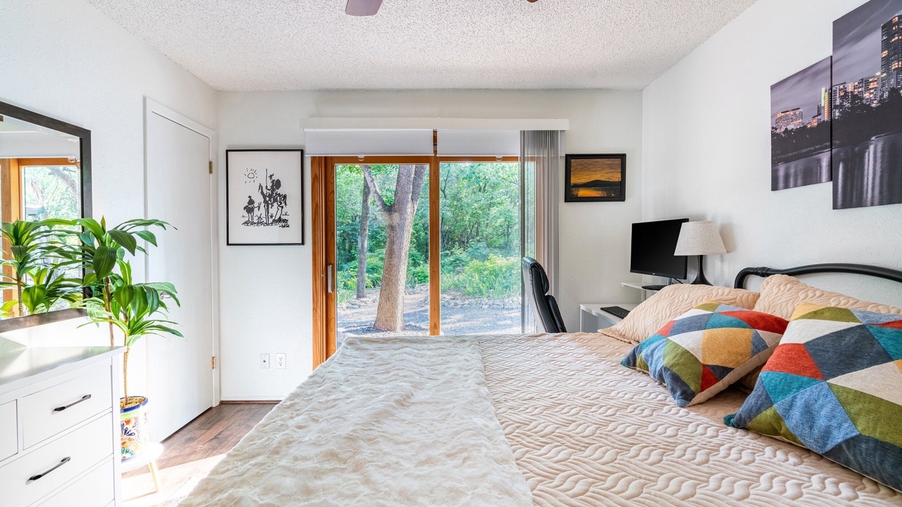 Photo of Bedroom in Barton Hills