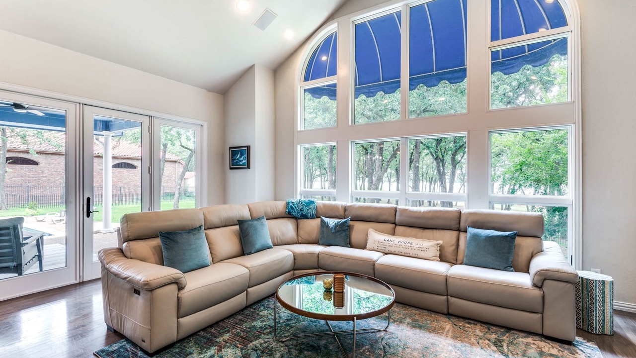 Photo of Livingroom in Lakewood Village