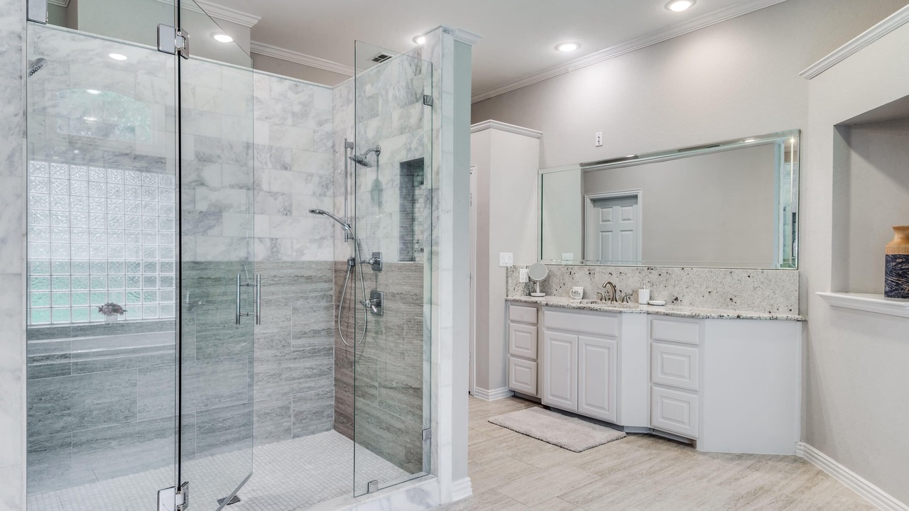 Photo of Bathroom in Lakewood Village