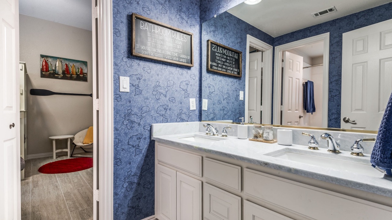 Photo of Bathroom in Lakewood Village