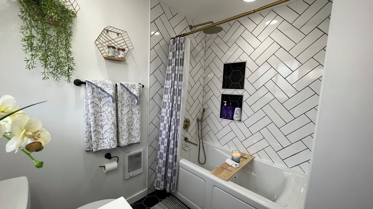 Photo of Bathroom in Dupont