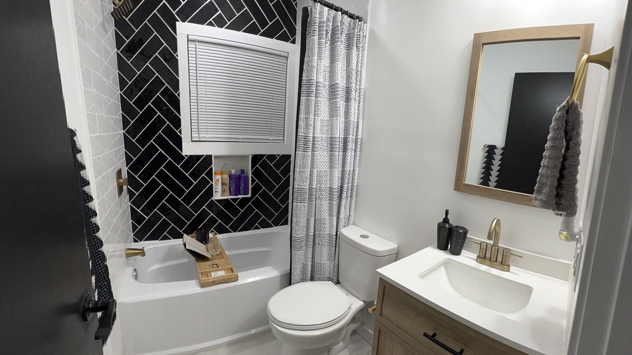 Photo of Bathroom in Dupont