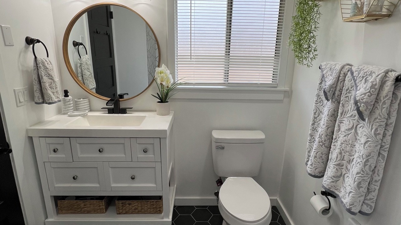 Photo of Bathroom in Dupont