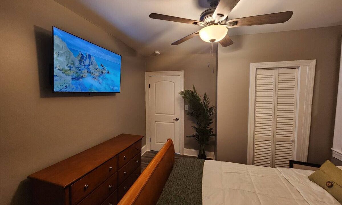 Photo of Bedroom in Midtown