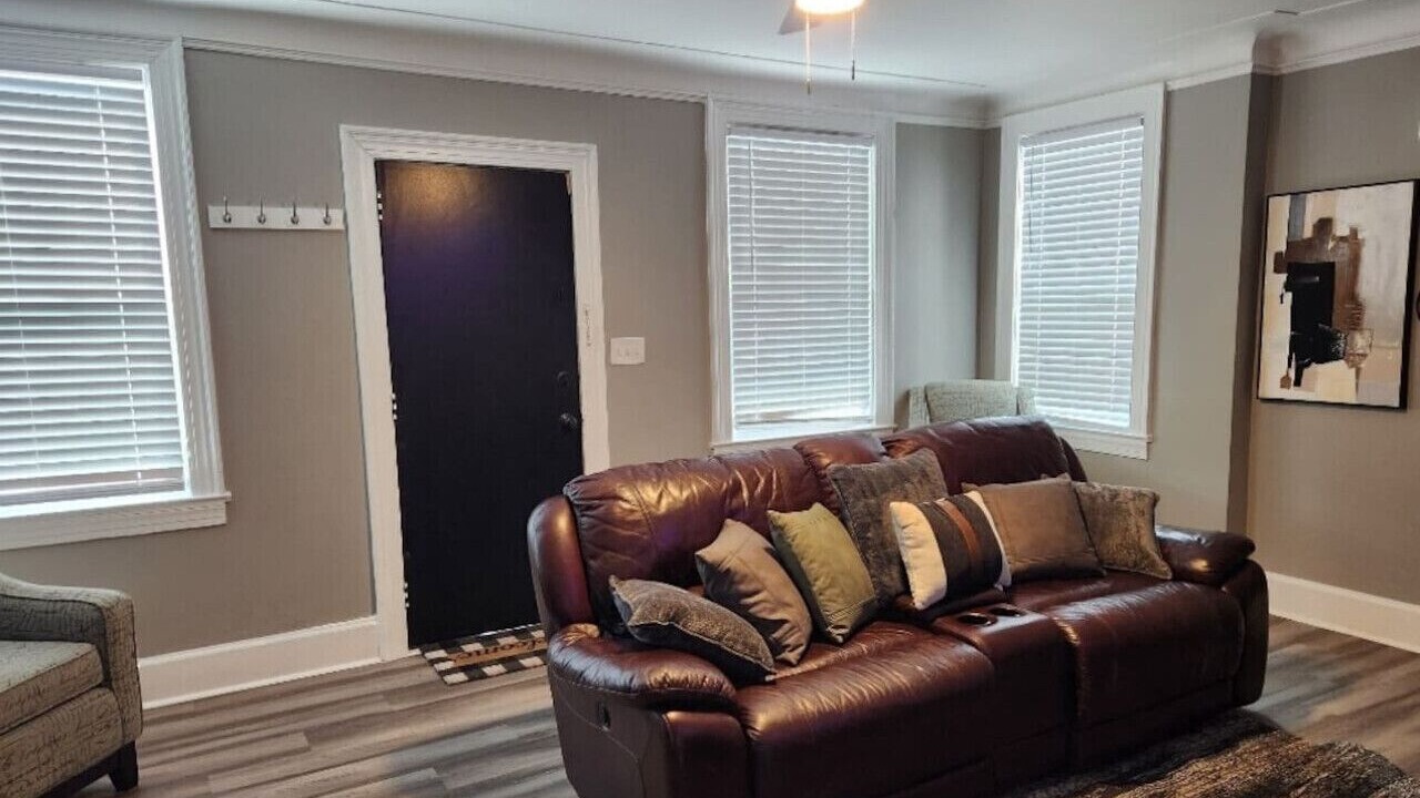 Photo of Livingroom in Midtown