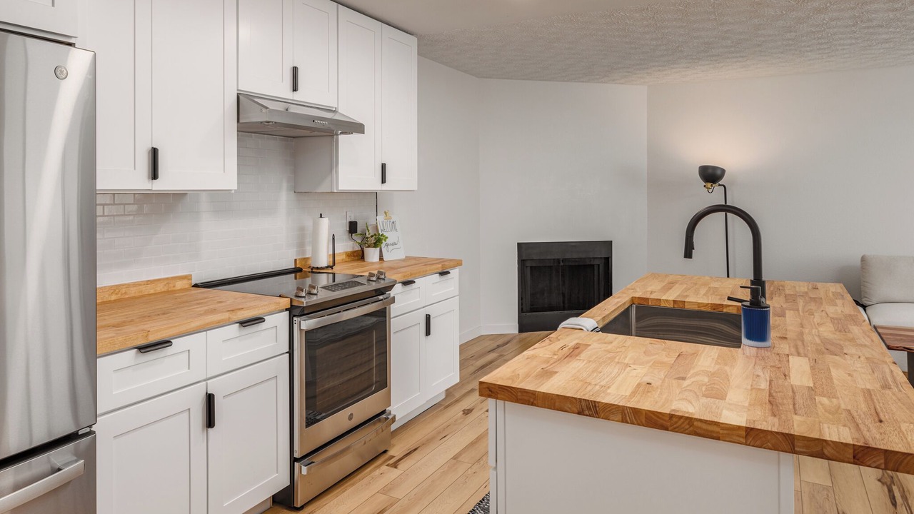 Photo of Kitchen in Northeast Anchorage