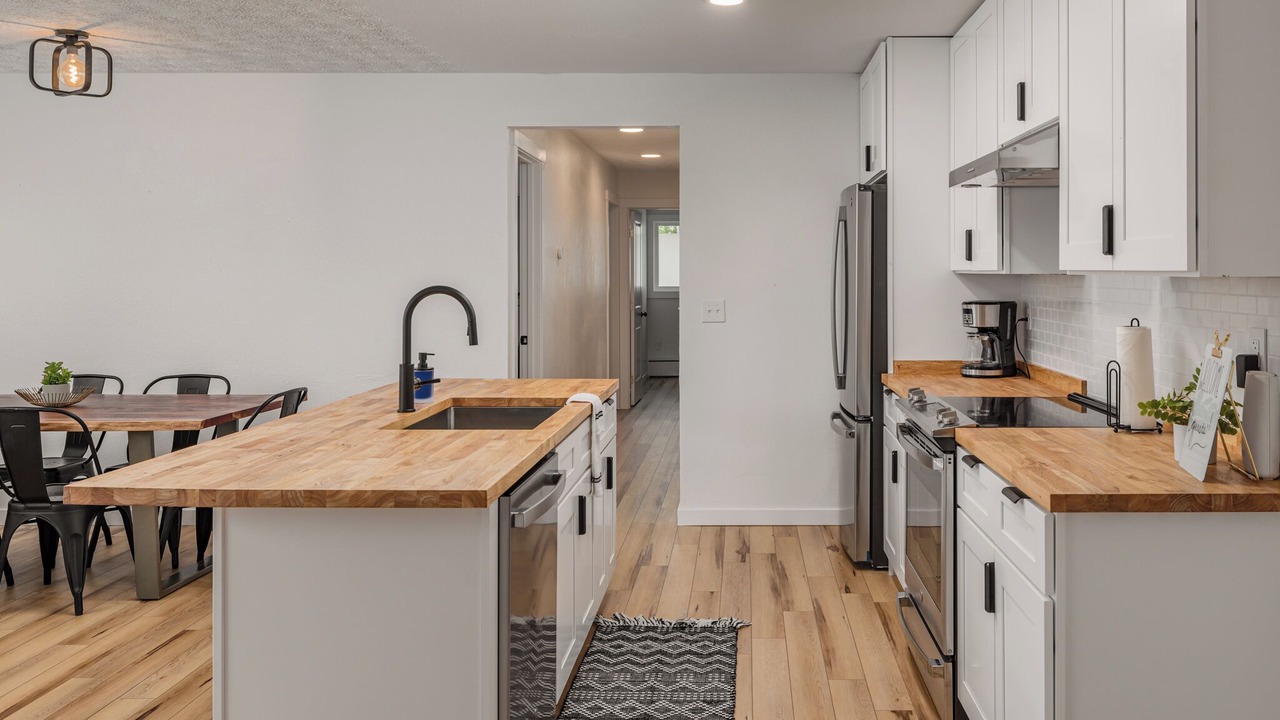 Photo of Kitchen in Northeast Anchorage
