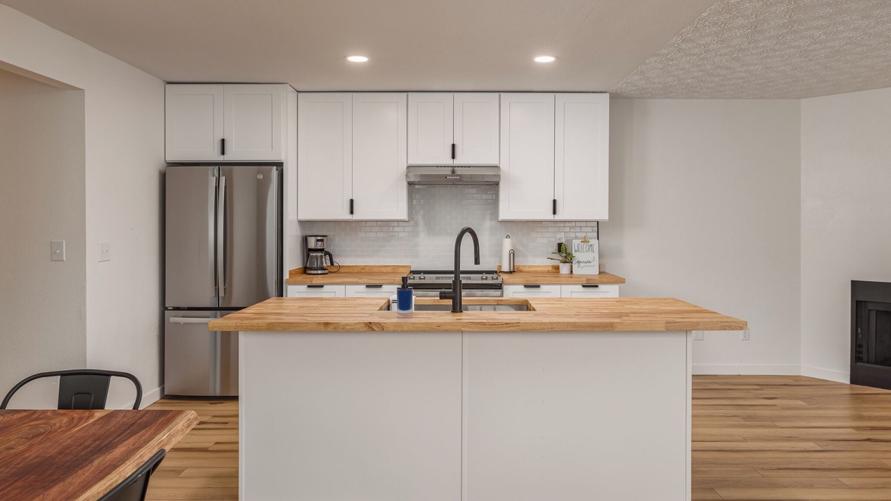 Photo of Kitchen in Northeast Anchorage