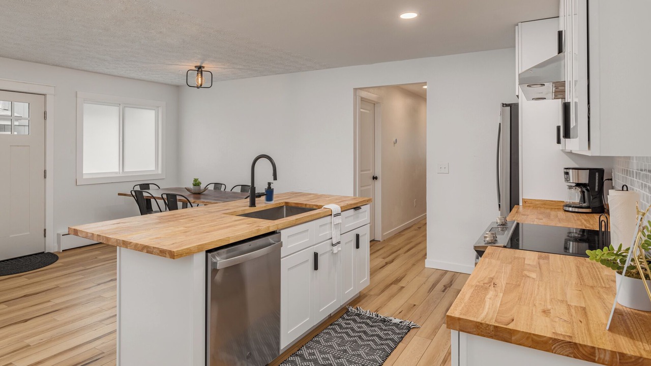Photo of Kitchen in Northeast Anchorage