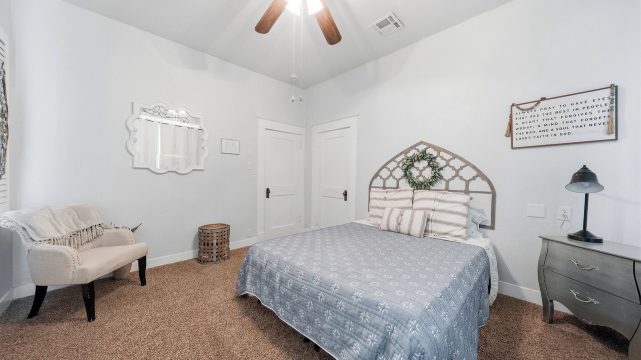 Photo of Bedroom in Austin Ave.