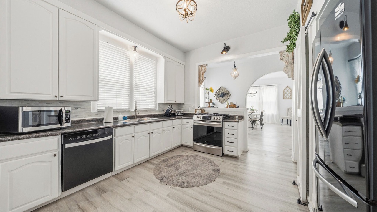 Photo of Kitchen in Austin Ave.