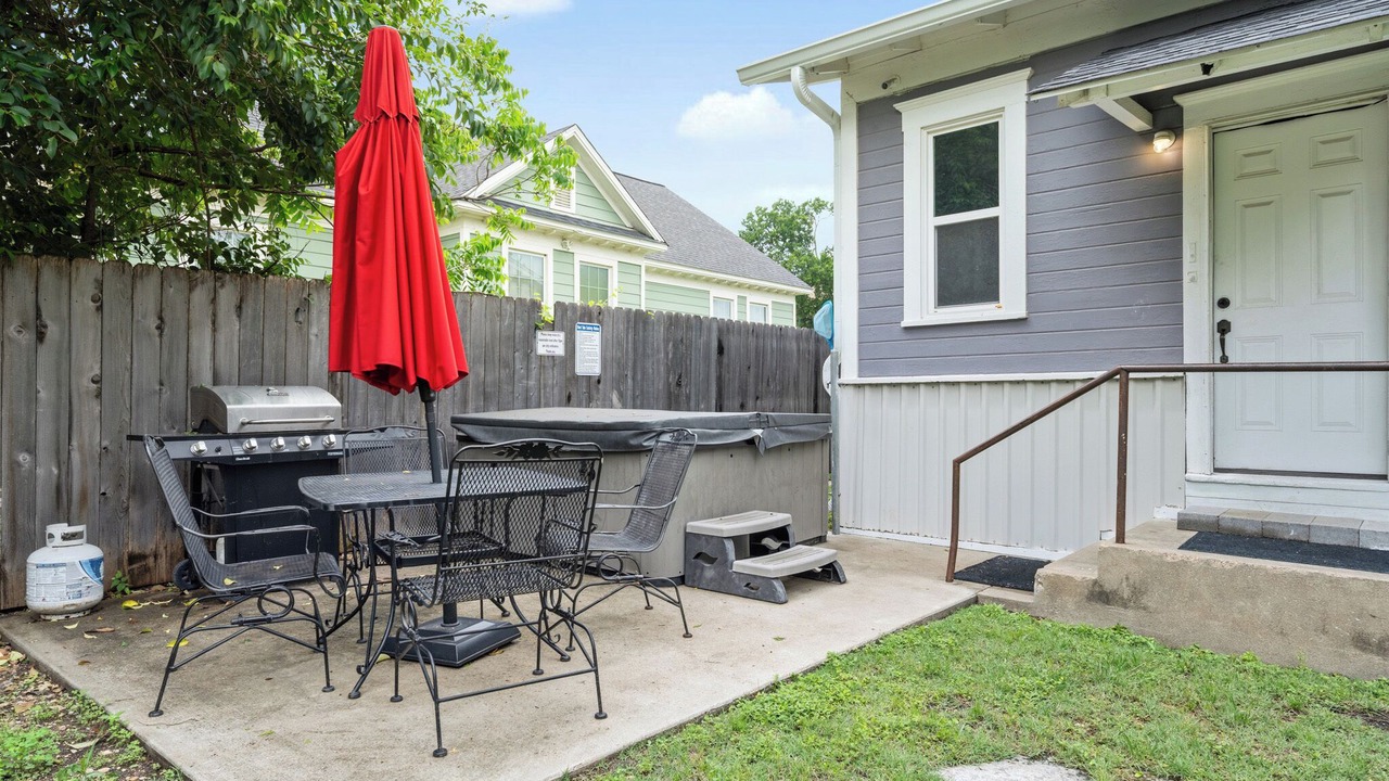 Photo of Outdoor in Austin Ave.