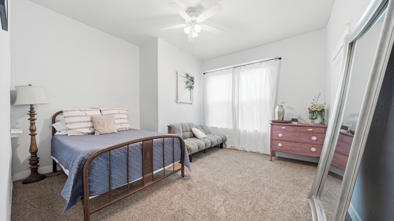 Photo of Bedroom in Austin Ave.