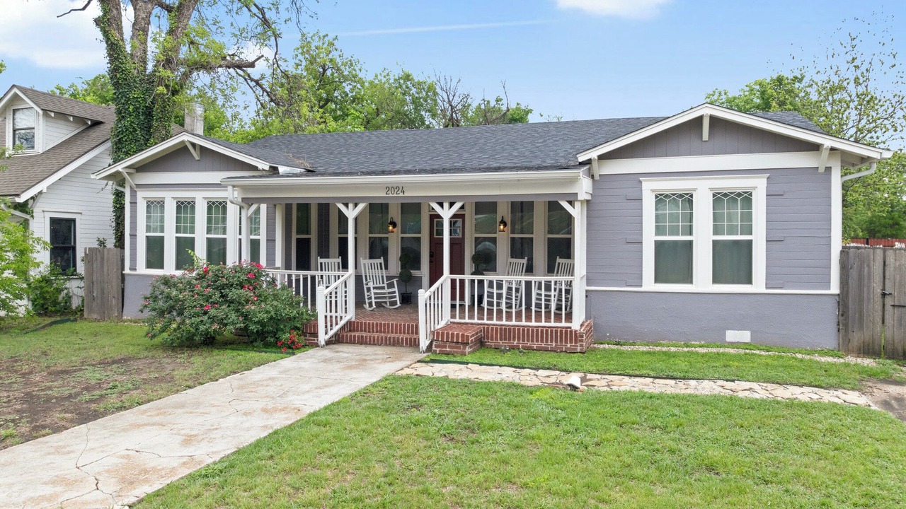Photo of Outdoor in Austin Ave.