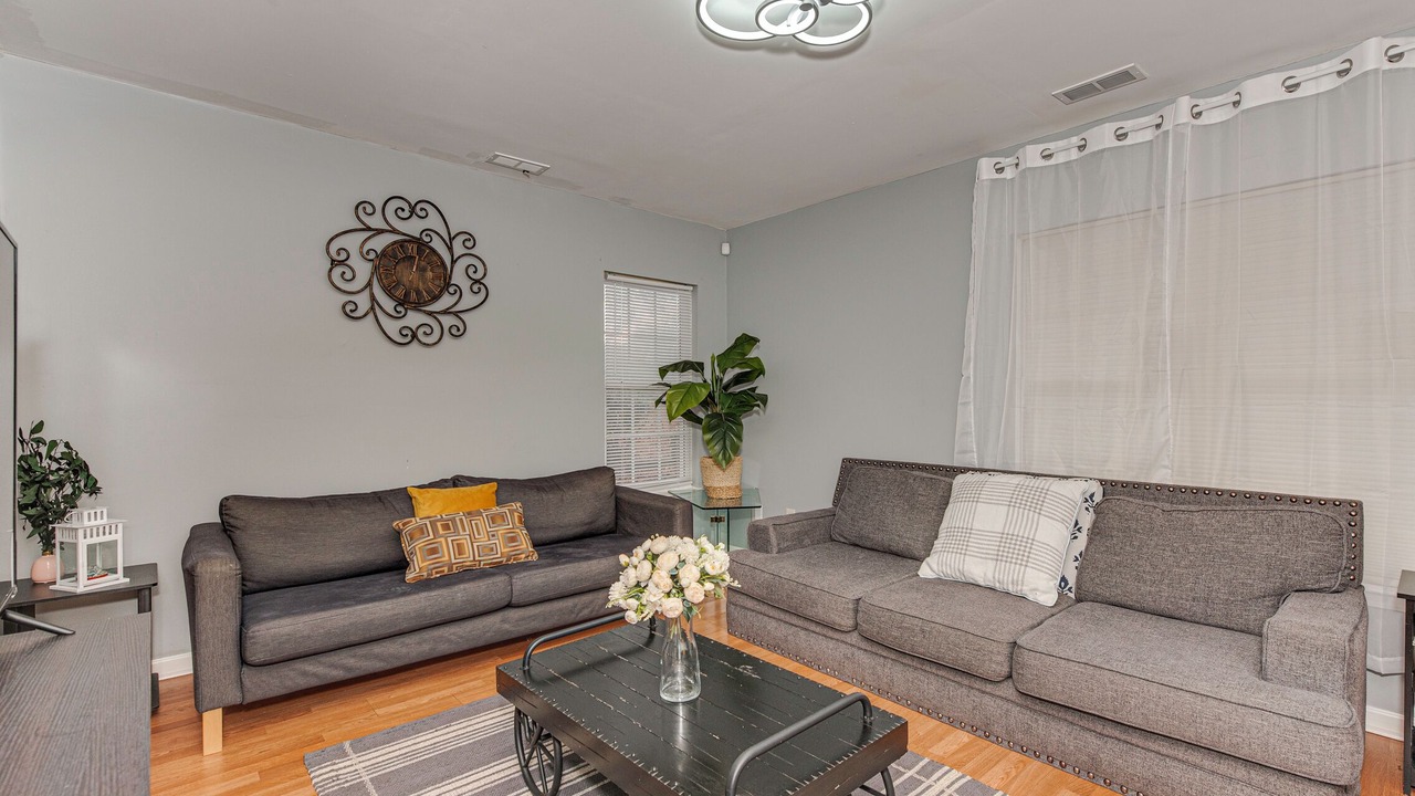 Photo of Livingroom in Enderly Park