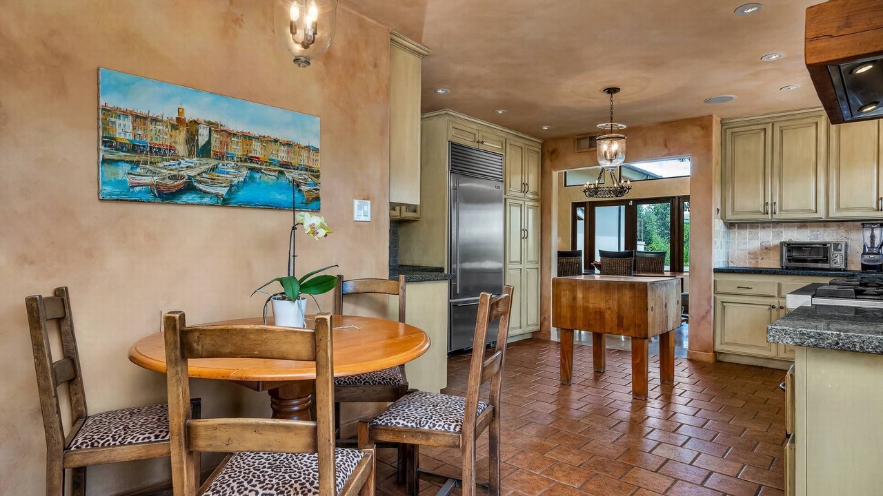 Photo of Kitchen in Woodland Hills