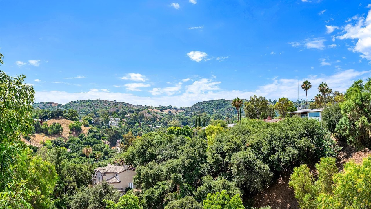 Photo of Outdoor in Woodland Hills