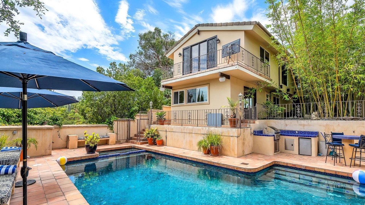 Photo of Outdoor in Woodland Hills