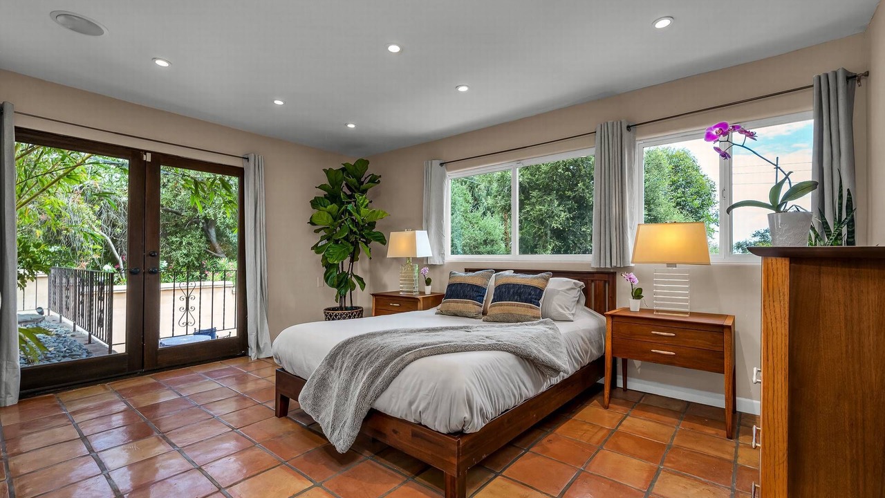 Photo of Bedroom in Woodland Hills