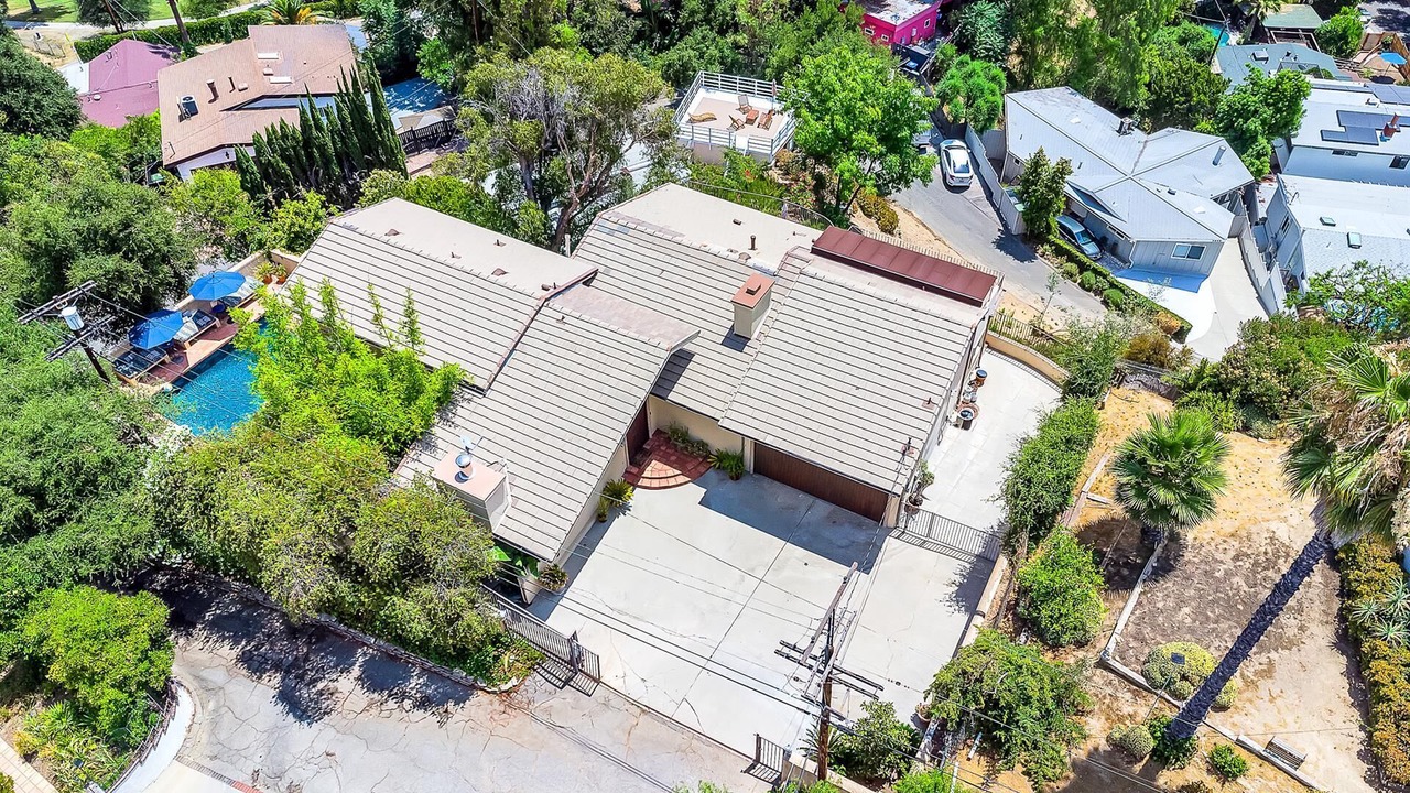 Photo of Outdoor in Woodland Hills