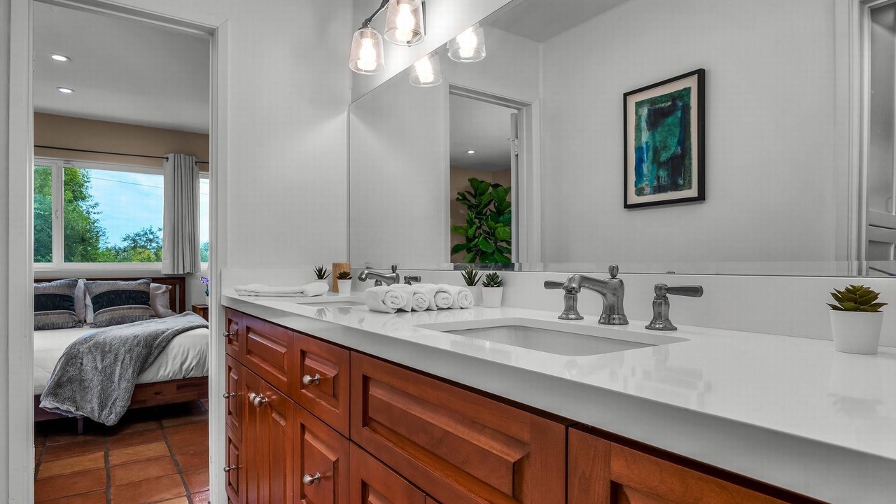 Photo of Bathroom in Woodland Hills