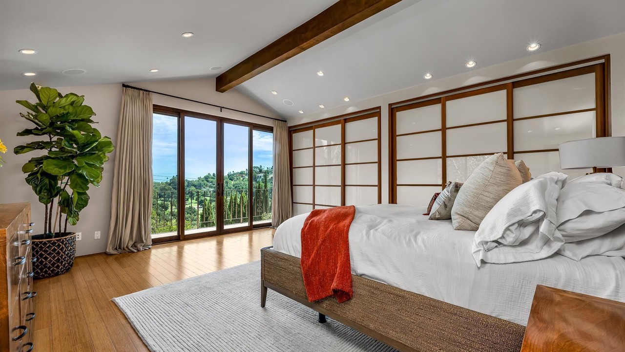 Photo of Bedroom in Woodland Hills