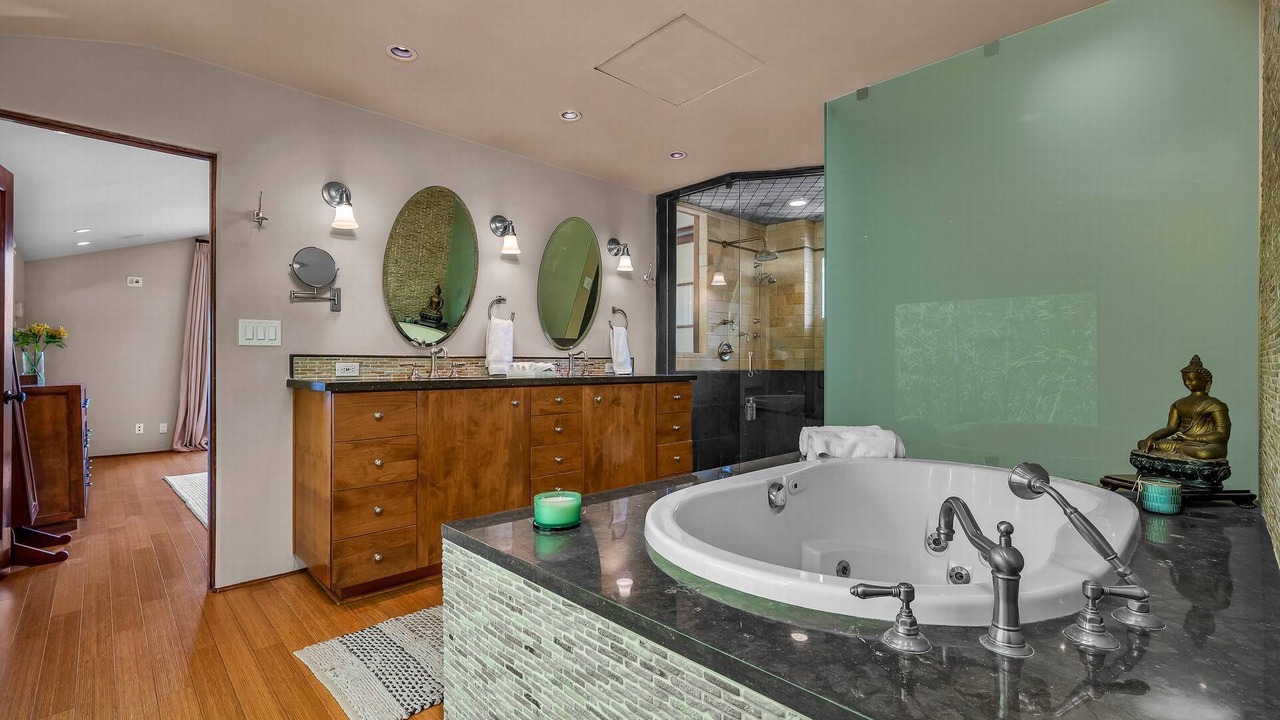 Photo of Bathroom in Woodland Hills