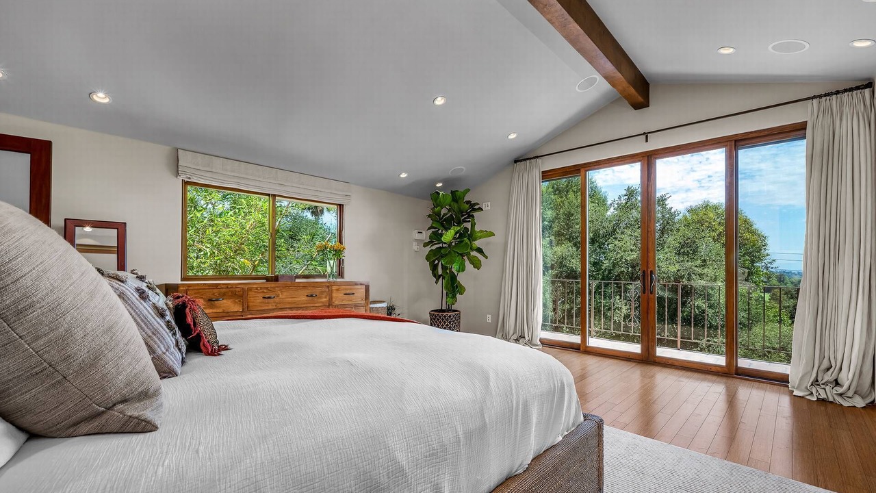 Photo of Bedroom in Woodland Hills
