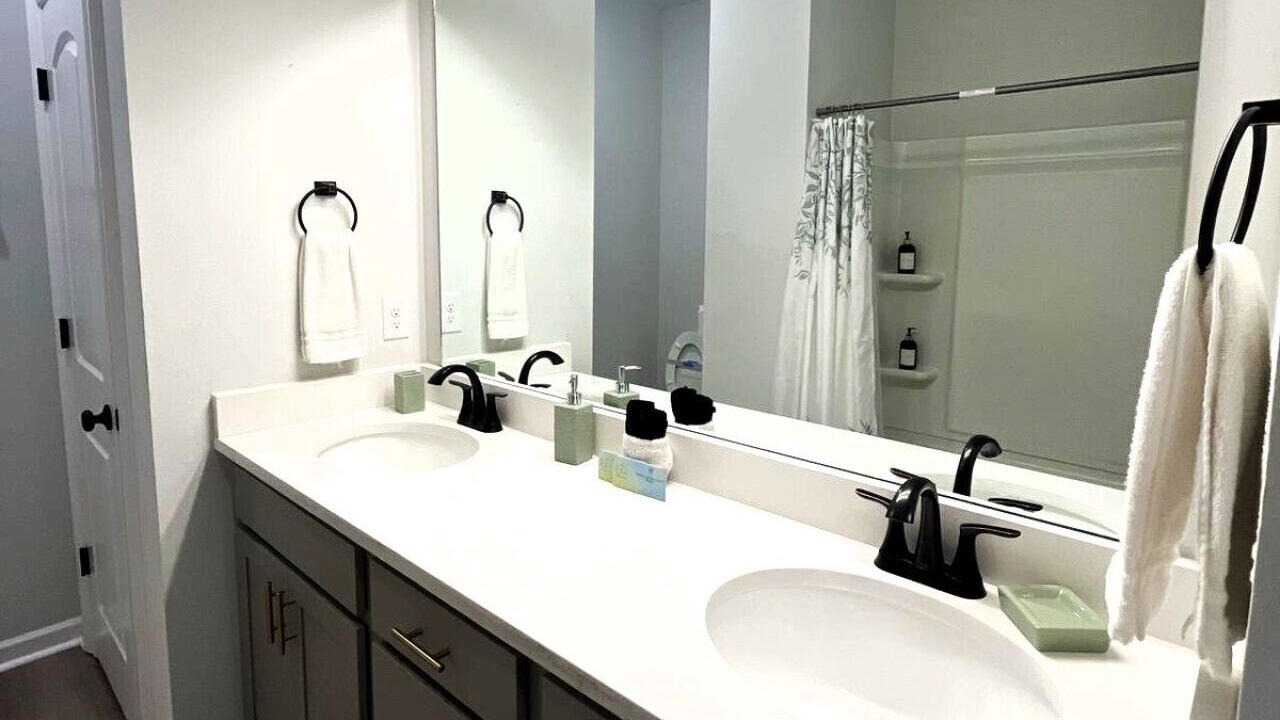 Photo of Bathroom in Highlands - Perkins