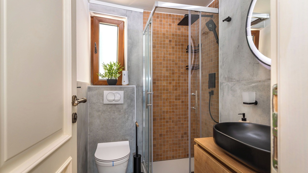 Photo of Bathroom in Grad