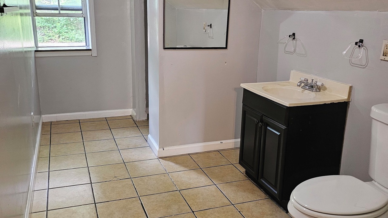 Photo of Bathroom in Pagedale