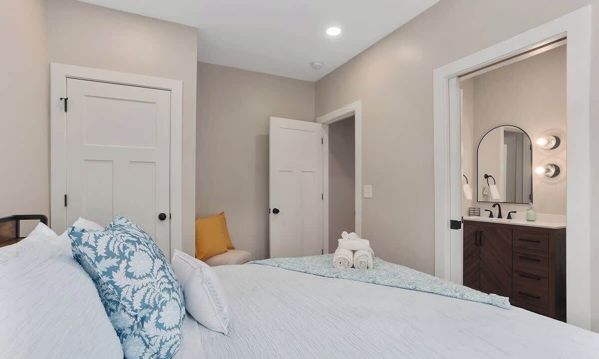 Photo of Bedroom in Lee's Summit