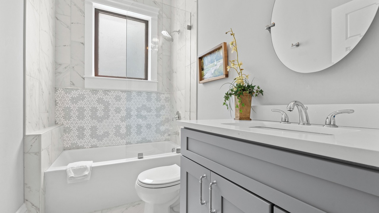 Photo of Bathroom in Cuyler - Brownsville