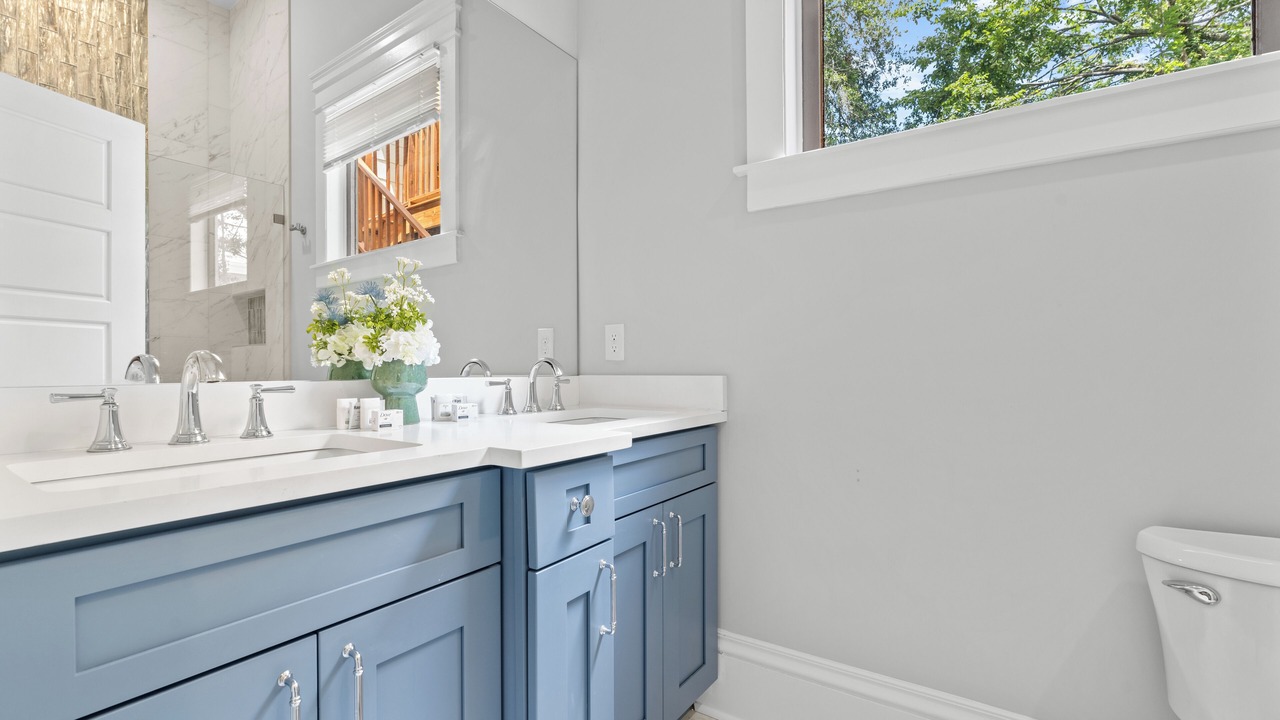 Photo of Bathroom in Cuyler - Brownsville