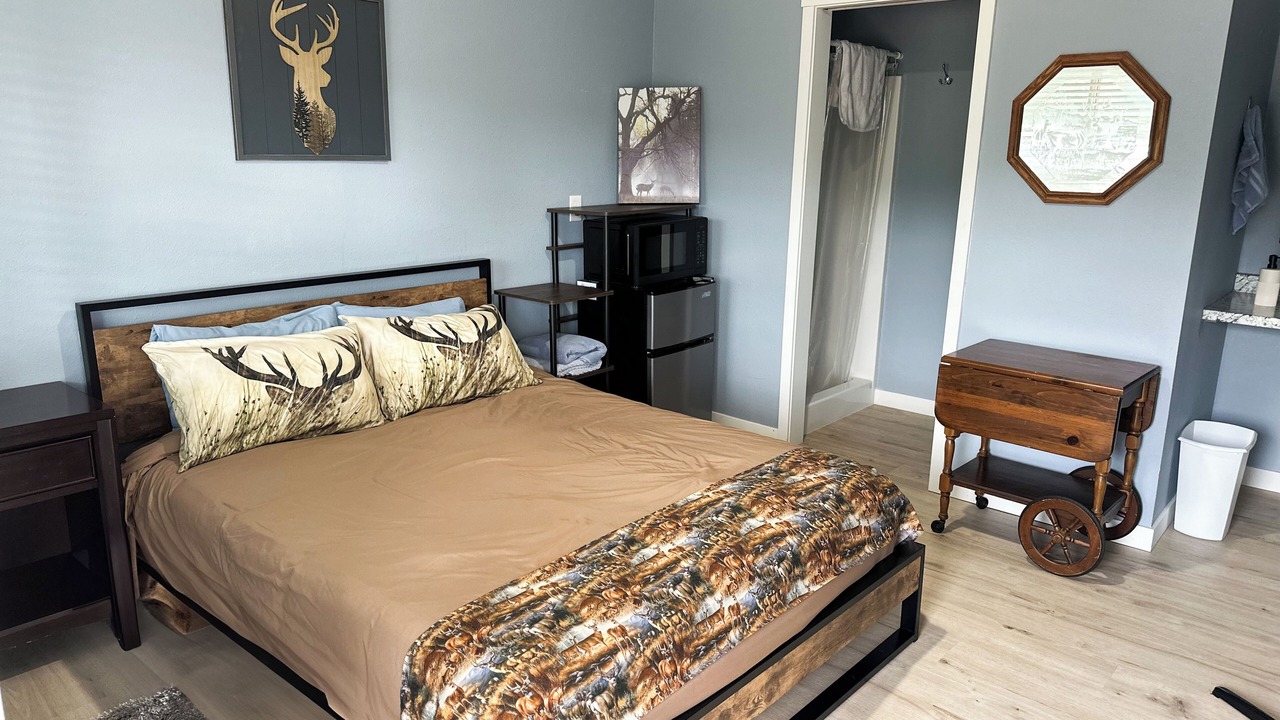 Photo of Bedroom in Roseburg