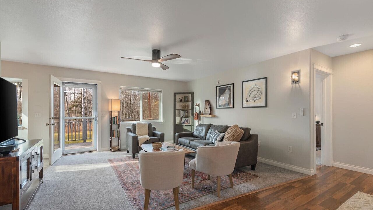 Photo of Livingroom in Fishhook
